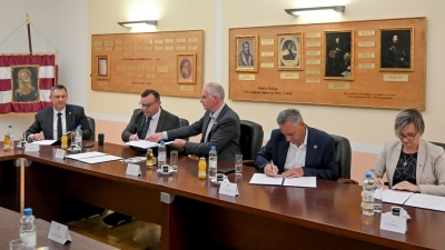 Obrtnici potpisivanje sporazuma (23)