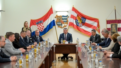 Obrtnici potpisivanje sporazuma (3)